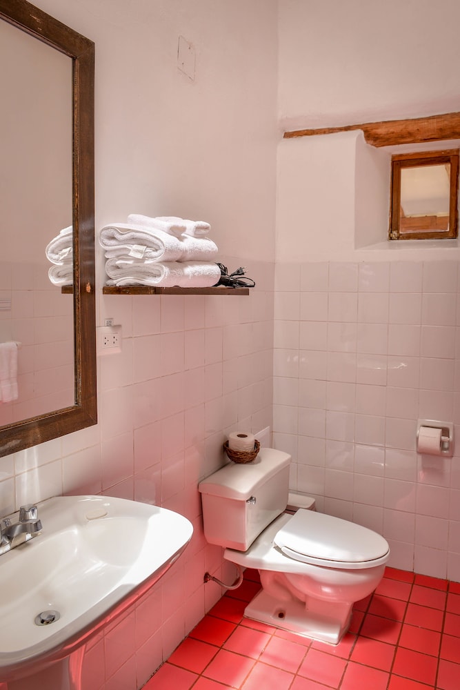 Double or Twin Room, 3 Twin Beds, Balcony, Mountain View photo 2