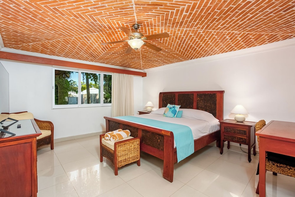 Luxury Apartment, Marina View
