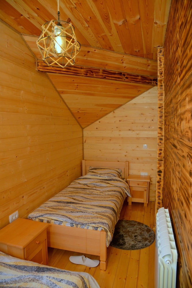 Gallery House photo 2