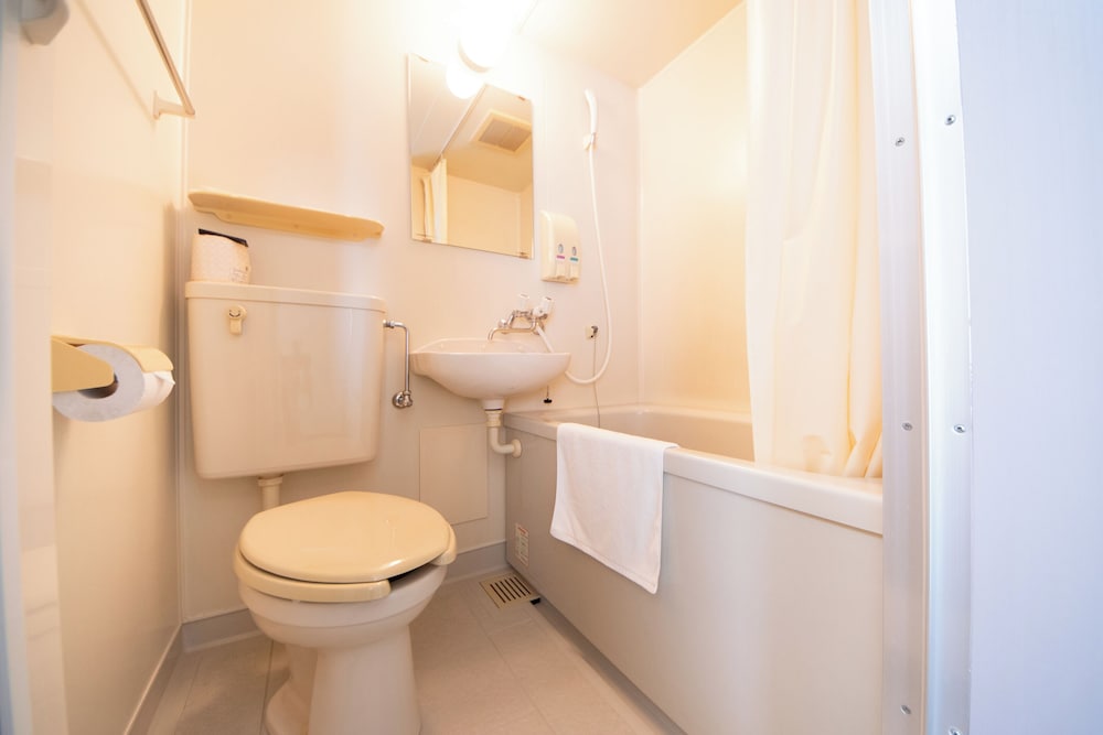 Basic Triple Room photo 2