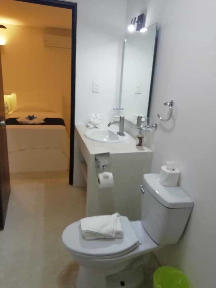 Standard Twin Room, 2 Twin Beds - Photo 15