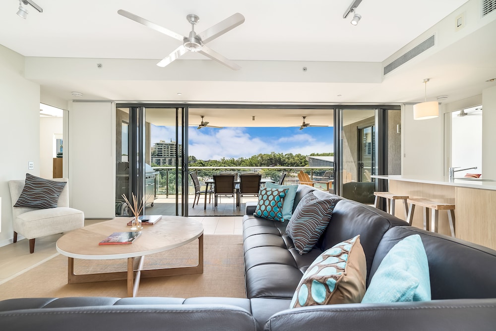 Signature Apartment photo 1