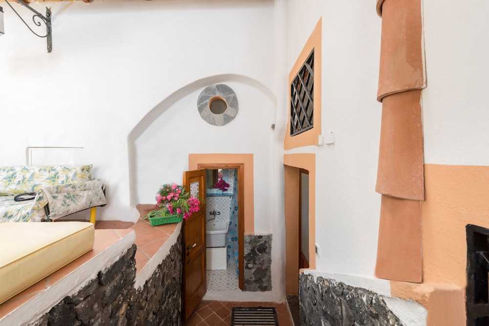 Economy Studio, 1 Bedroom, Kitchenette, Mountain View photo 2