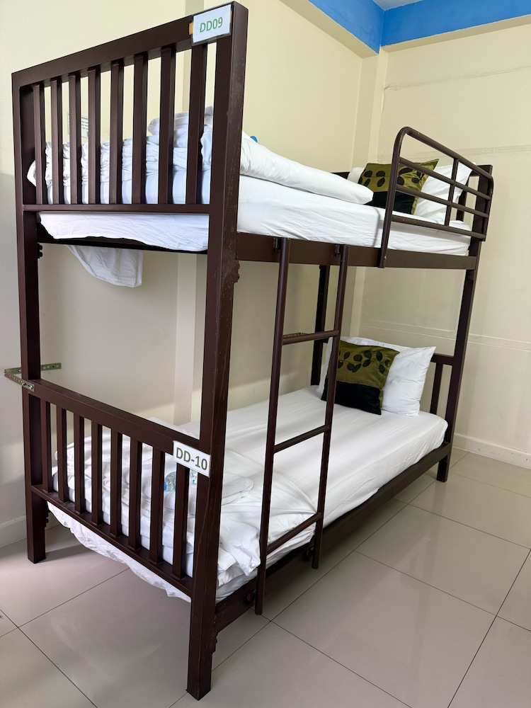 Basic Shared Dormitory, Men only, Non Smoking, Air conditioning photo 2