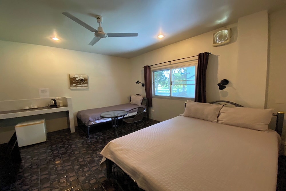 Standard Twin Room - Photo 1