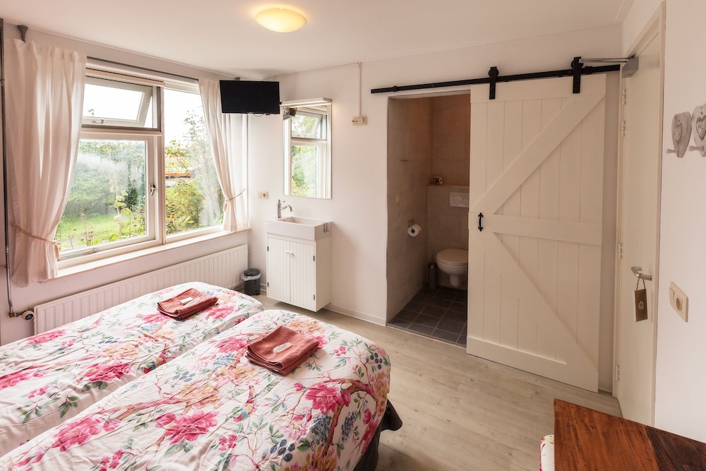 Economy Double Room, Garden View photo 1