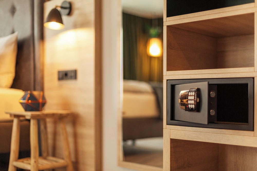 Premium Room, 1 Queen Bed with Sofa bed, Kitchenette (Family Room) - Photo 1