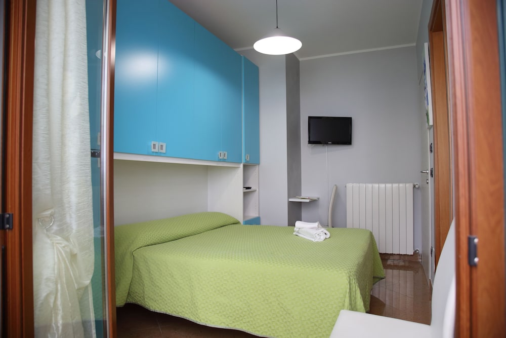 Basic Single Room, Balcony (Ortensia) photo 2