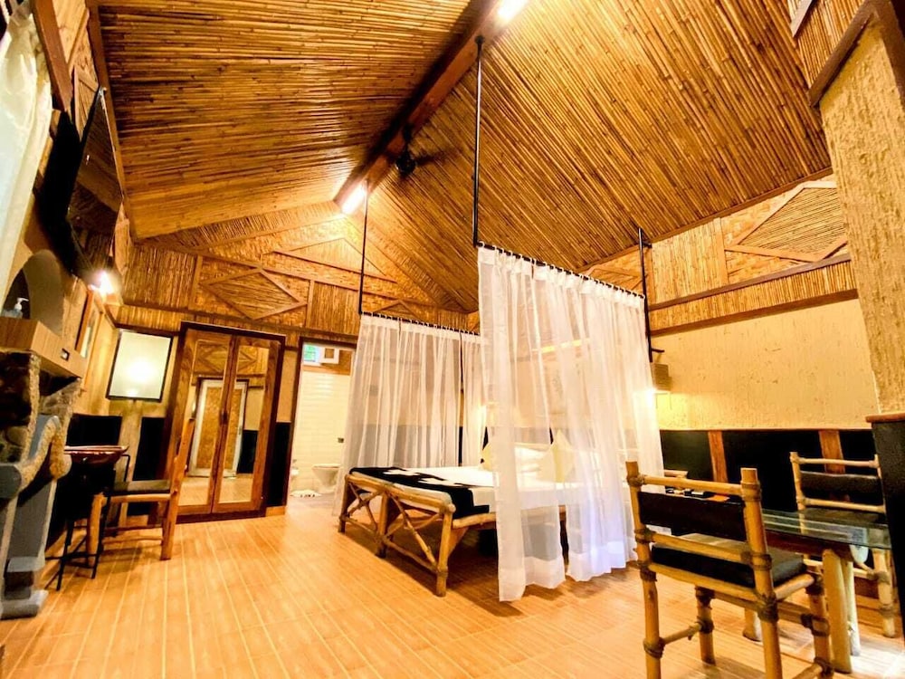 Superior Cottage