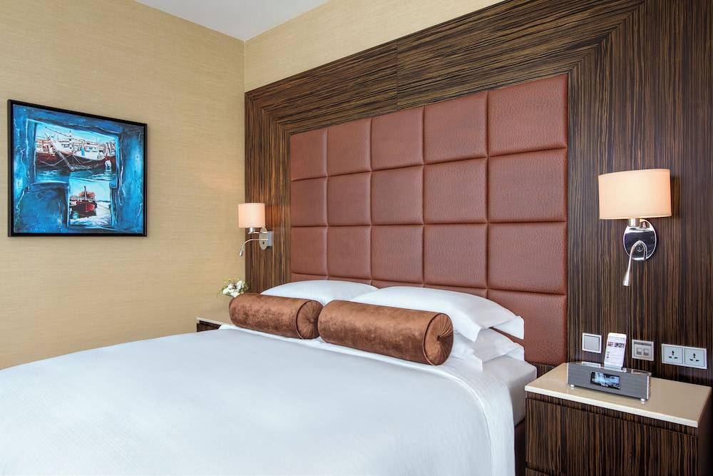Room, 1 King Bed, Club Lounge Access (Guest) photo 2