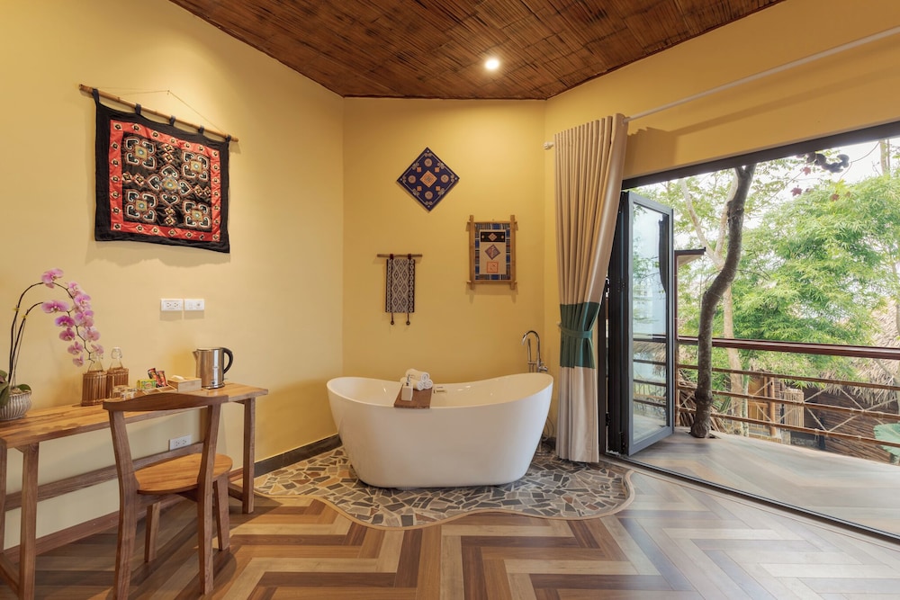Deluxe Double Room, 1 Bedroom, Garden View photo 2