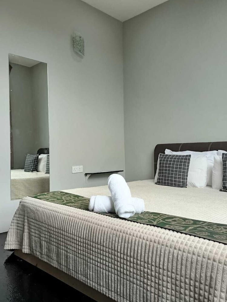 Deluxe Quadruple Room - Photo 6