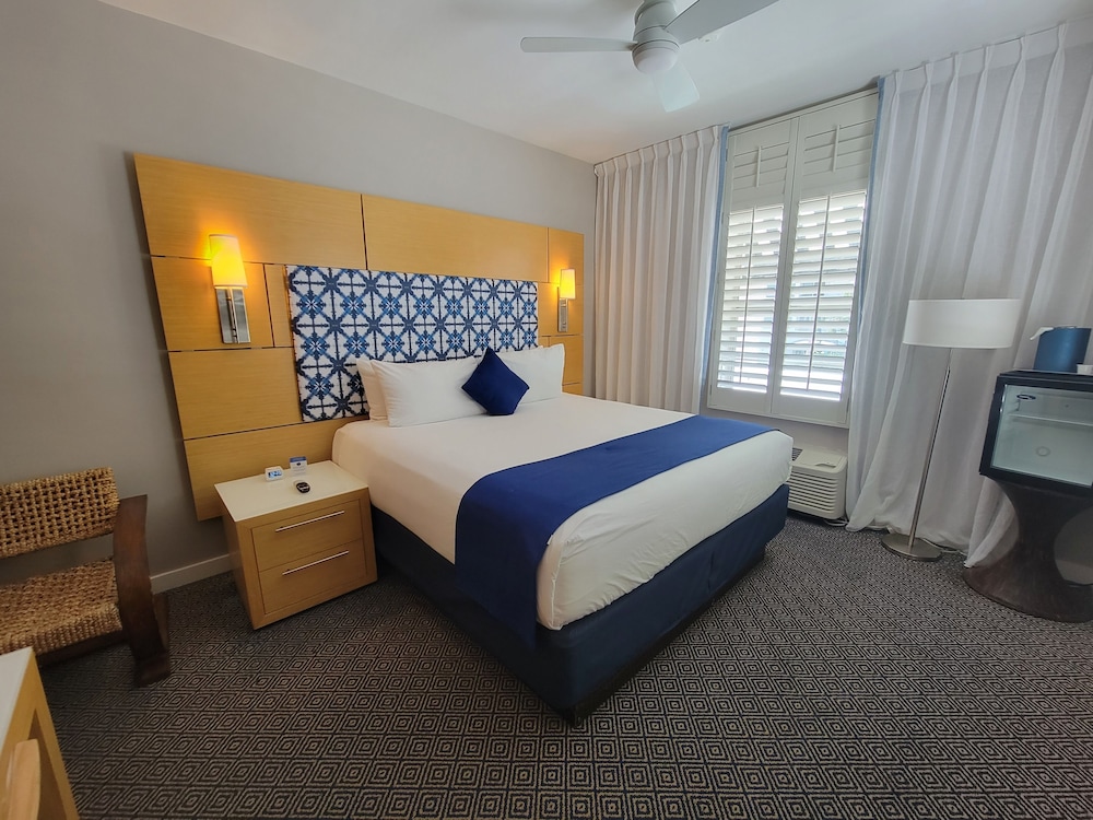 Deluxe Room, 1 King Bed - Photo 6