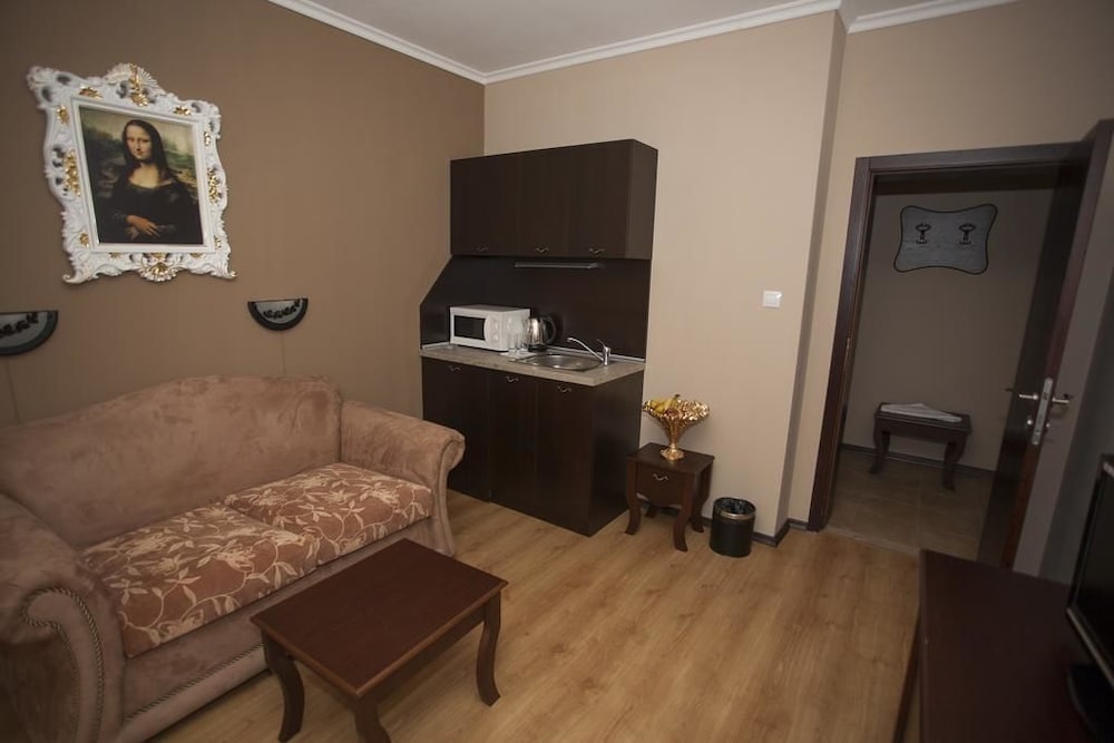 Family Apartment, 2 Bedrooms, Balcony photo 3