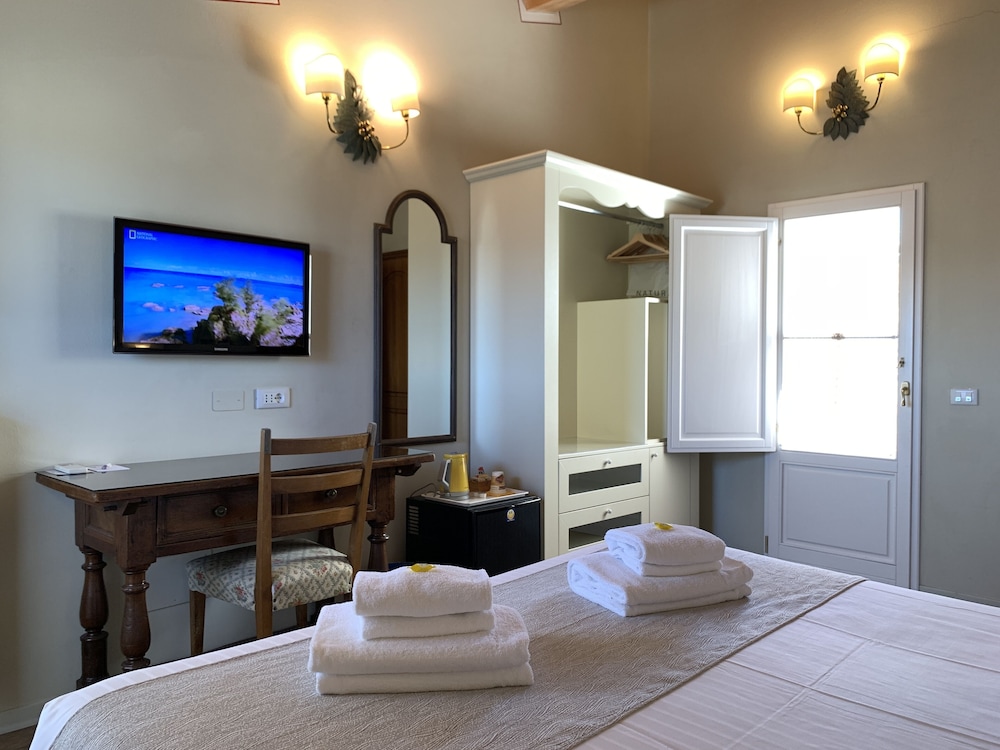 Double Room with Terrace and Balcony - Top Floor photo 3