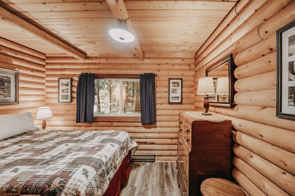 Cabin, 2 Bedrooms photo 1