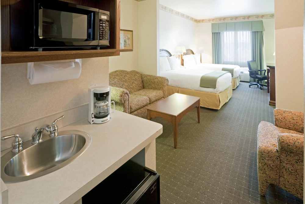 Suite, 1 King Bed, Accessible (Mobility) - Photo 1