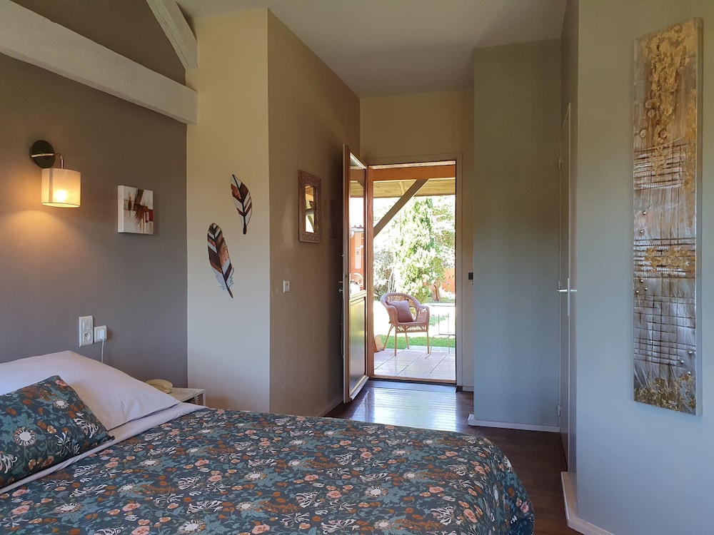 Classic Room, 2 Twin Beds (La Généreuse) photo 2