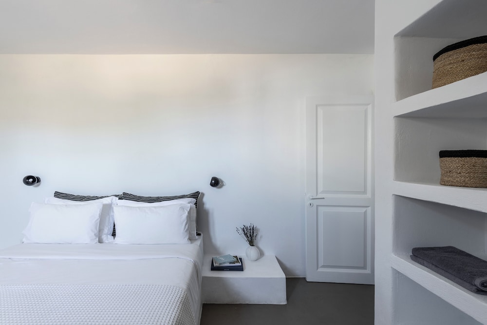 Azure  Villa, 5 Bedrooms, Private Pool, Sea View - Photo 10