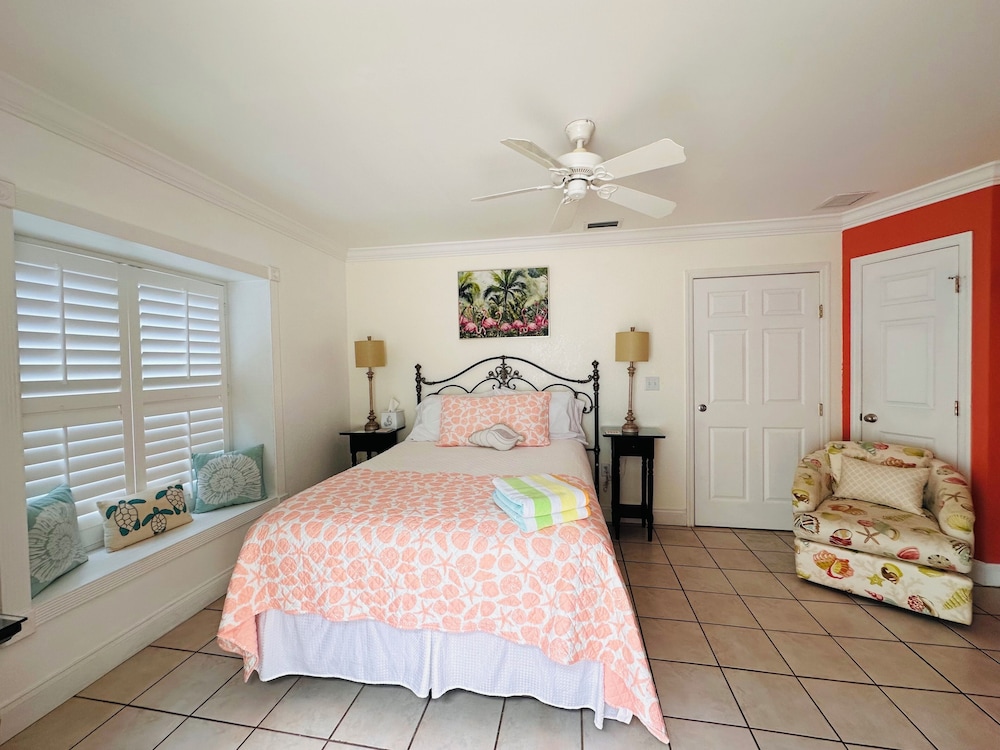 Partial Ocean View, 1 King Bed, Spa Bath