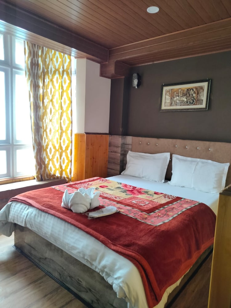 Deluxe Double Room - Photo 7