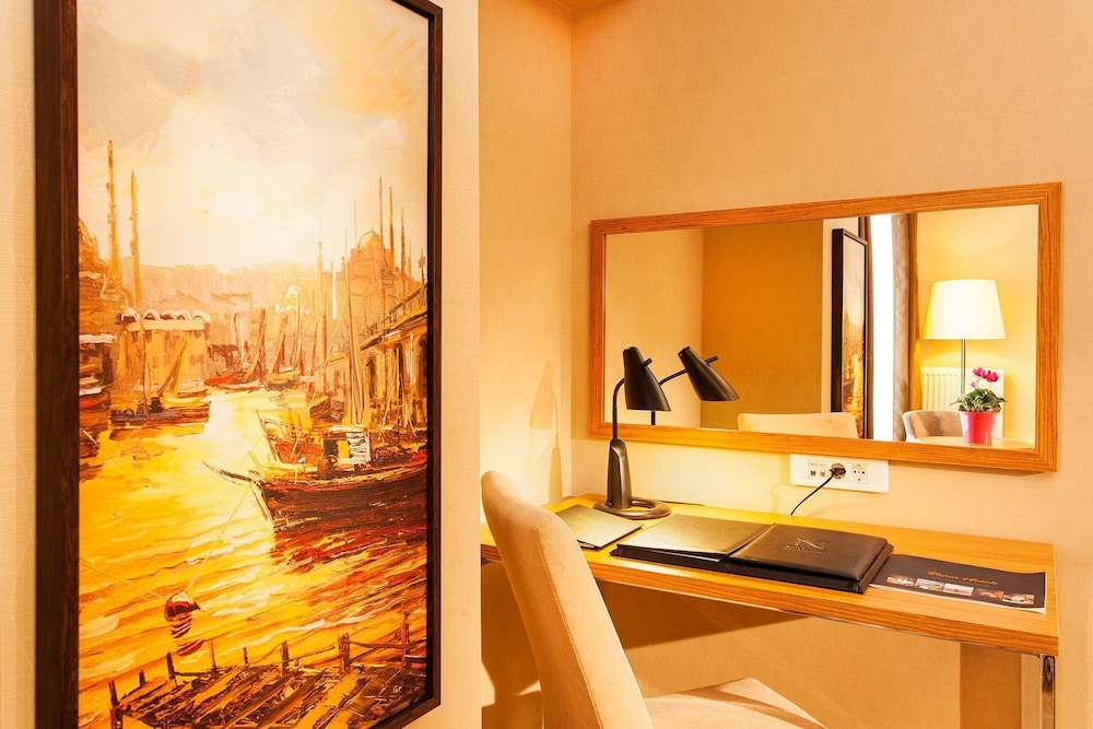 Junior Suite, 1 Bedroom, Accessible, City View photo 3