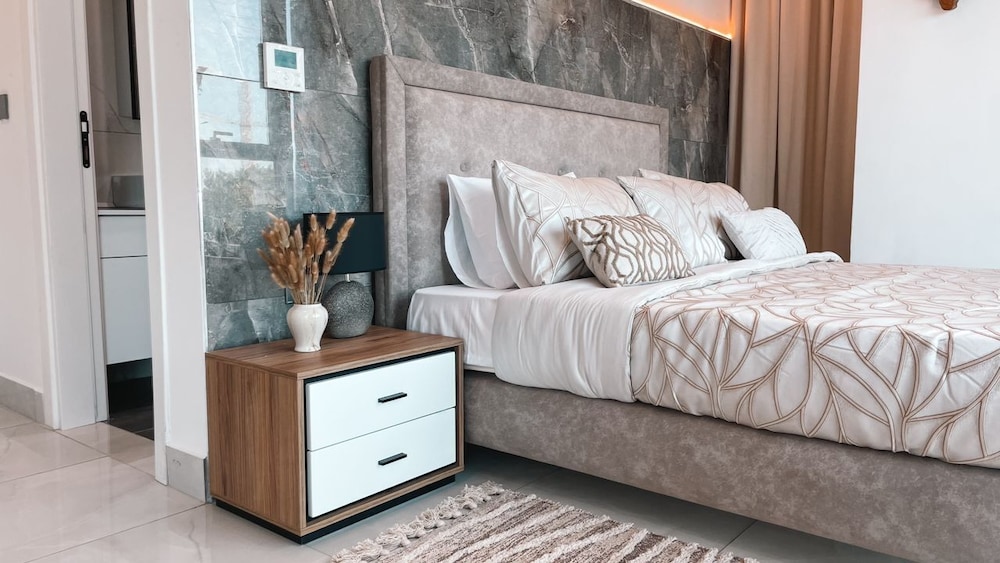 Executive Apartment, Balcony, City View photo 3