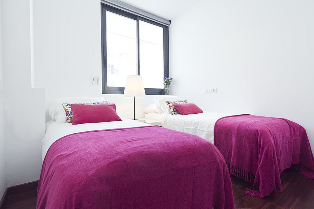 Dúplex de Negocios, 3 Habitaciones, Piscina Privada, Planta Baja
