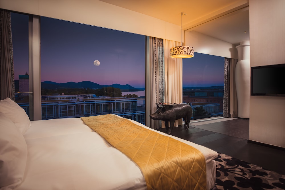King Suite with Roof Terrace - Photo 2