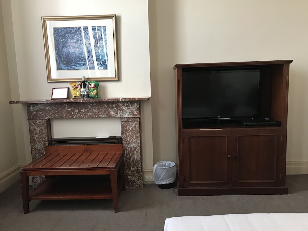 Family Room - Photo 3