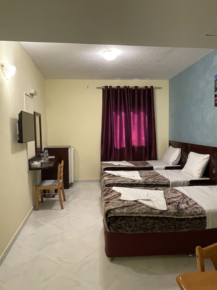 Deluxe Quadruple Room photo 2