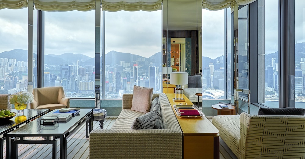 Three-bedroom Rosewood Harbour Suite