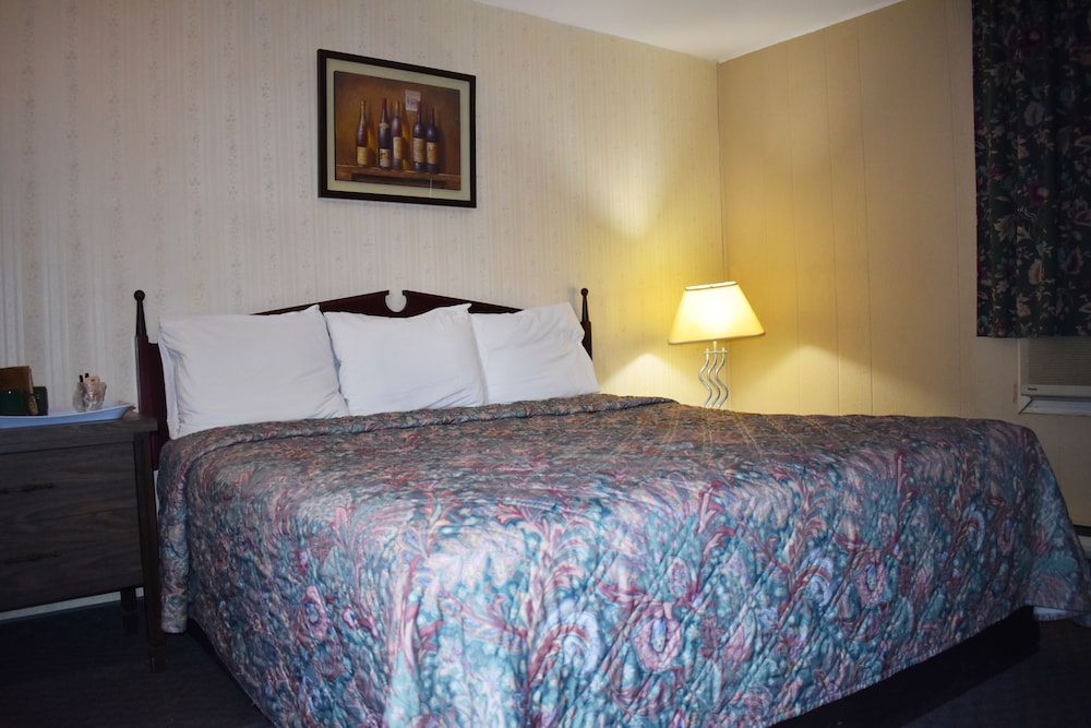 Standard Room, 2 Queen Beds photo 2