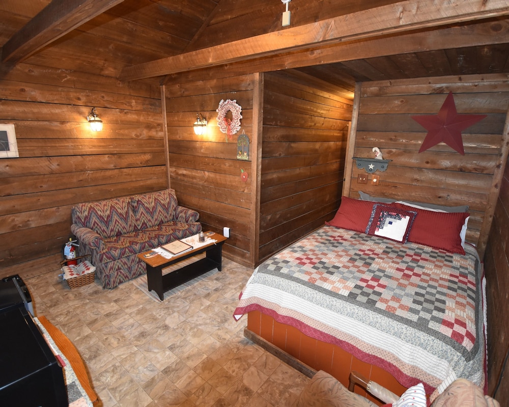 Cabin, 1 Queen Bed, Private Bathroom photo 3