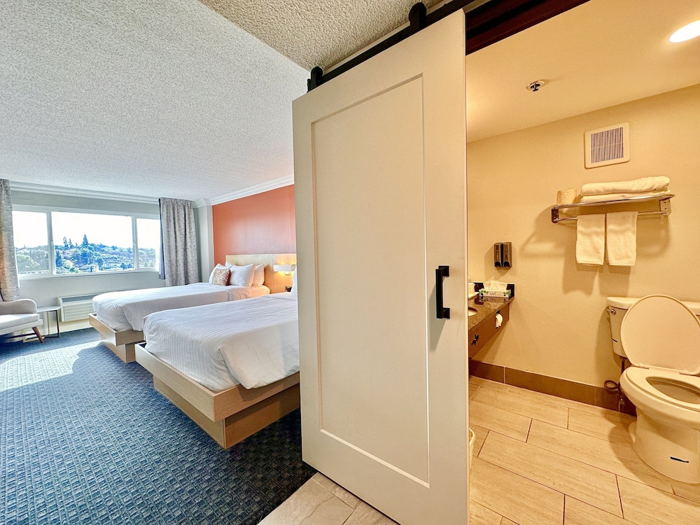 Double Room, Non Smoking - Photo 21