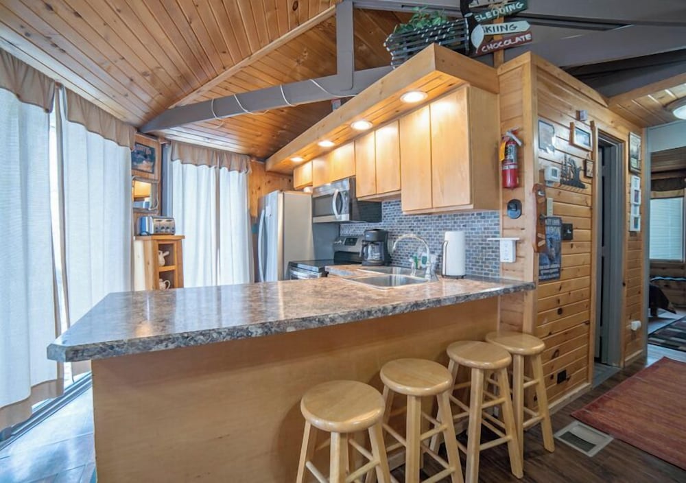 Villa #10- Loony Bin photo 3