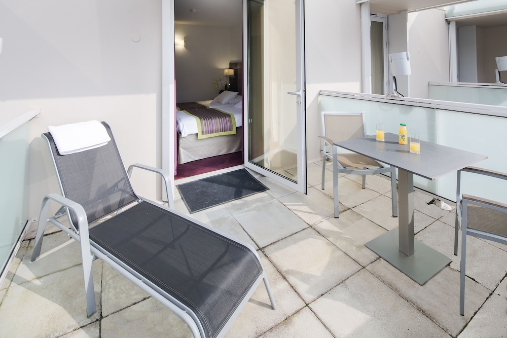 Deluxe Twin Room photo 3