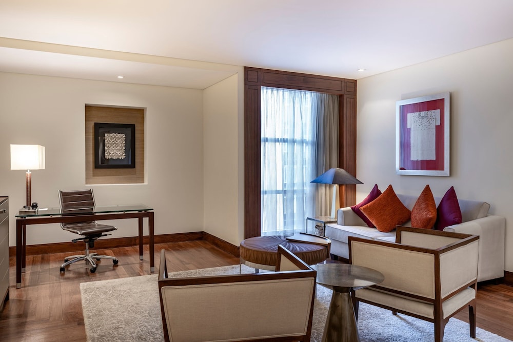 Executive Suite, 1 King Bed photo 3