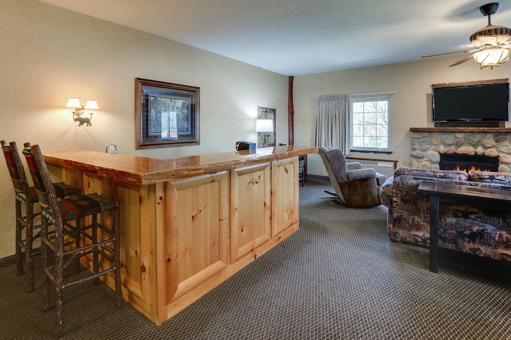 Theme Suite with Whirlpool Cottage - Photo 5