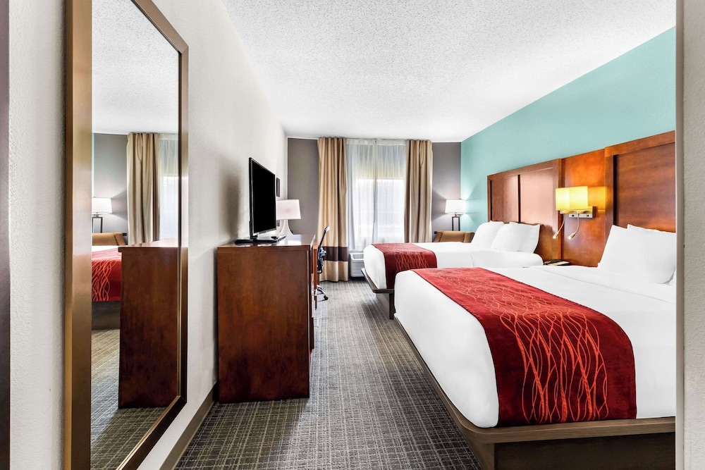 Standard Room, 2 Queen Beds, Non Smoking - Photo 3