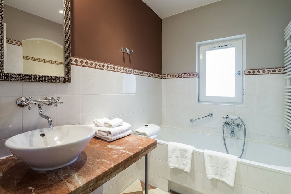 Pachthof kamer met terras photo 2