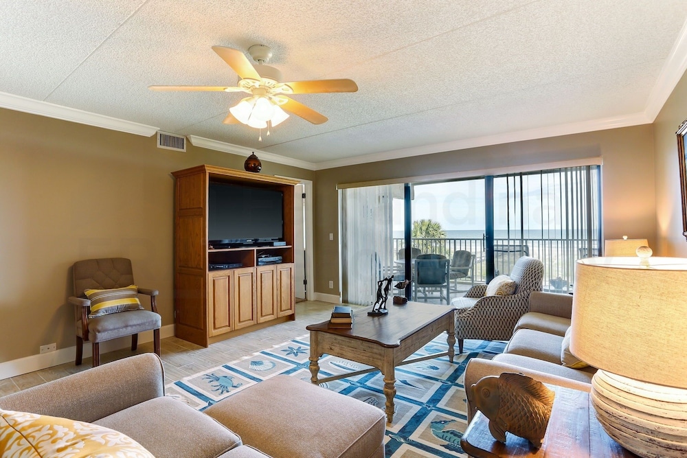 Condo, 2 Bedrooms