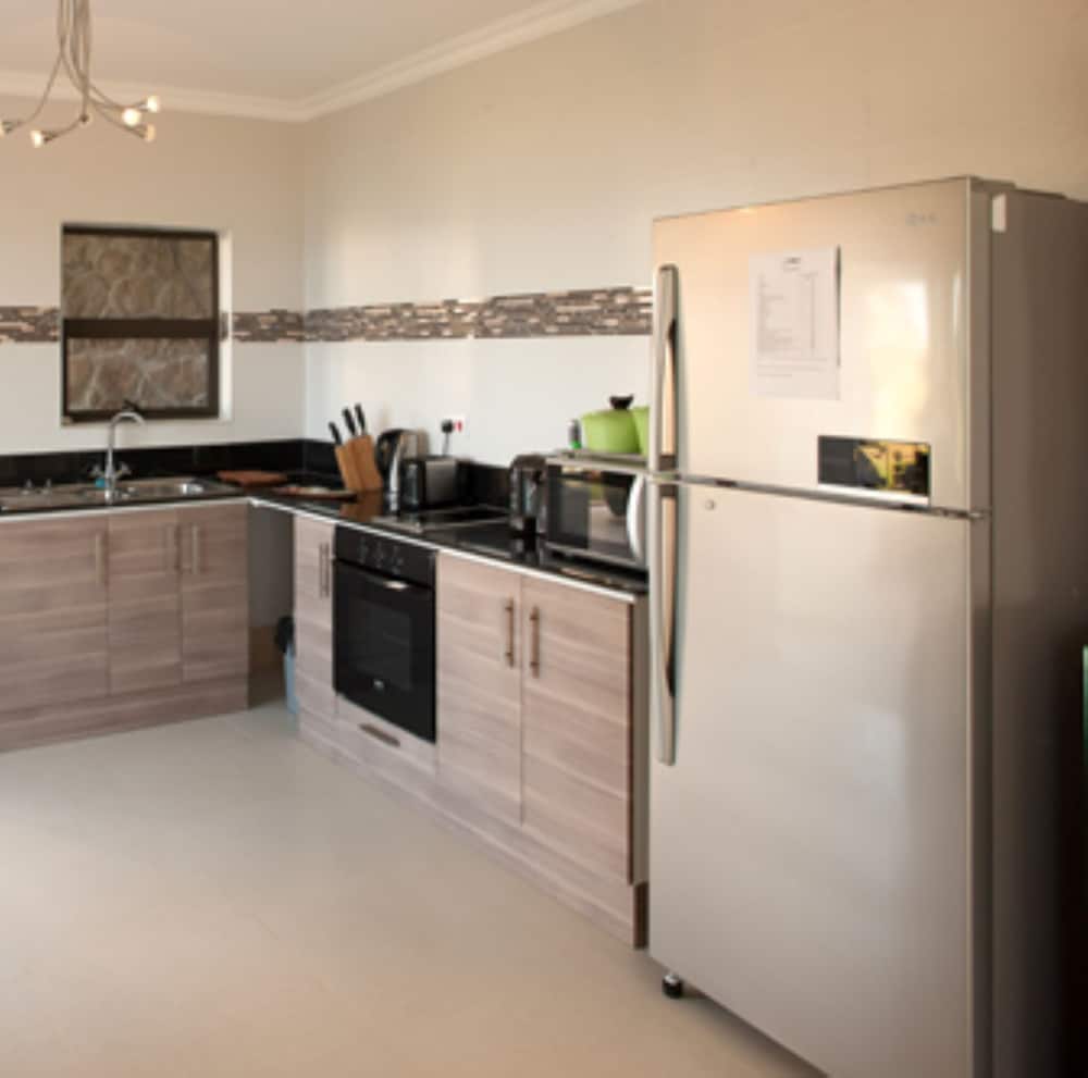 Villa 180 photo 2