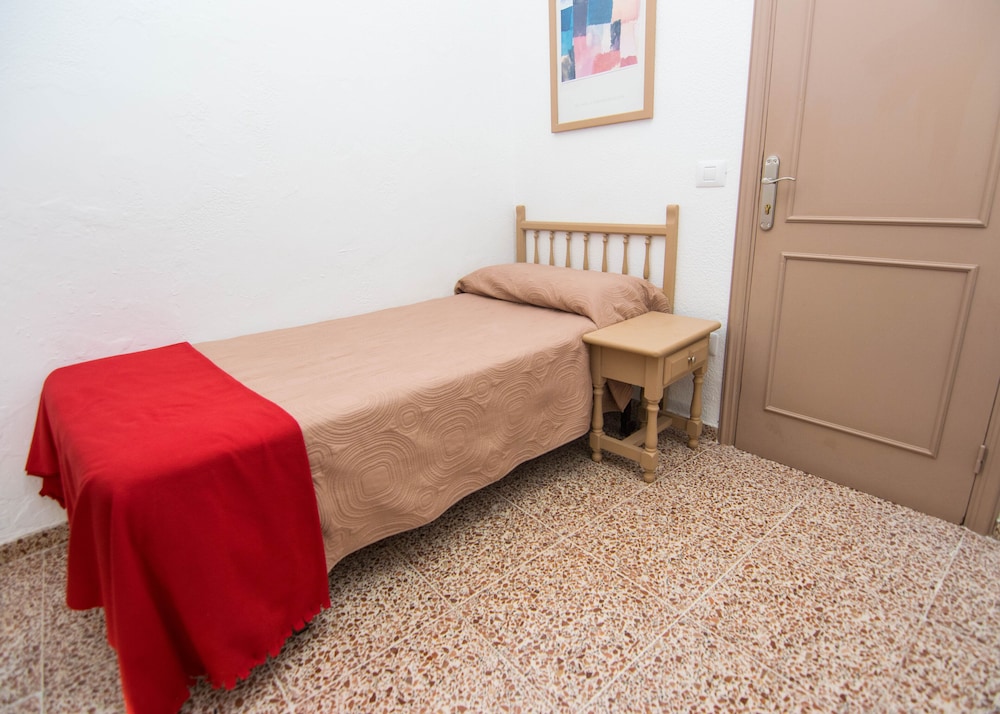 Habitación individual, baño compartido (con balcón)