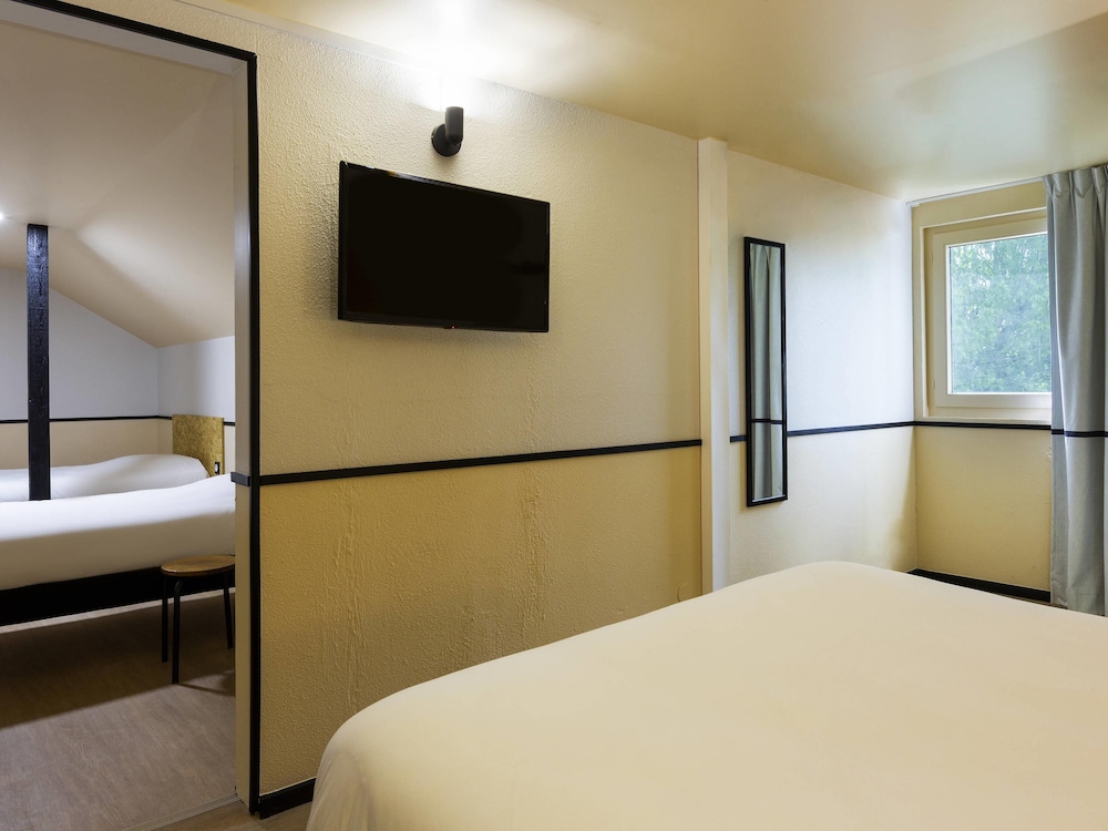 Room, Multiple Beds - Photo 3