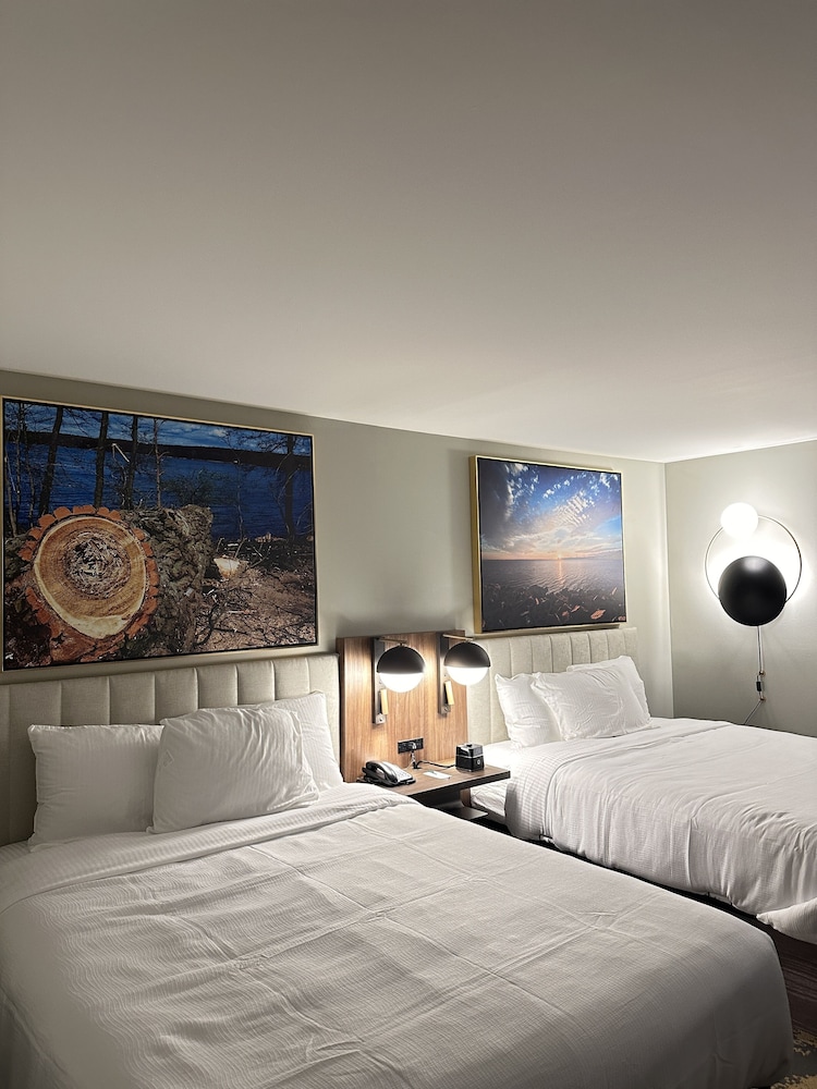Standard Room, 2 Queen Beds, Non Smoking - Photo 4