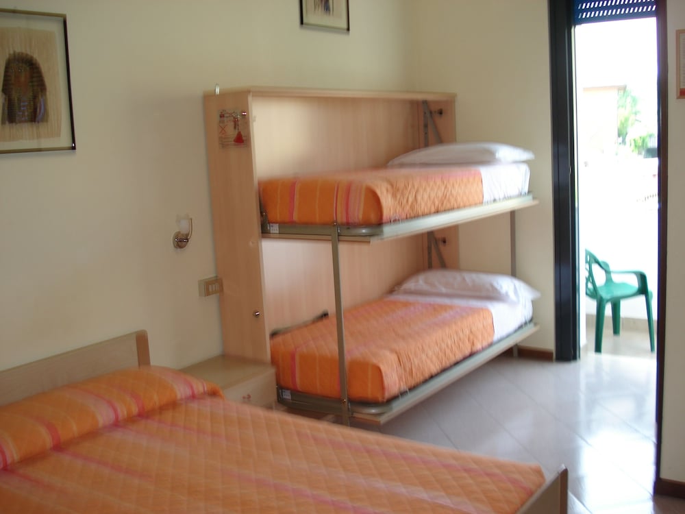 Quadruple Room photo 2