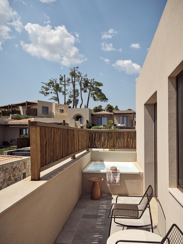 Honeymoon Suite with Hot Tub, Terrace and Sea View - Photo 6