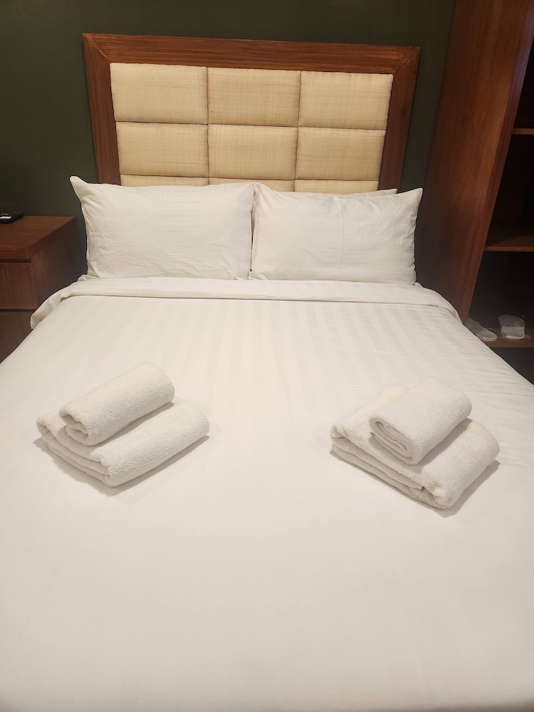 Senior Double Room - Photo 7