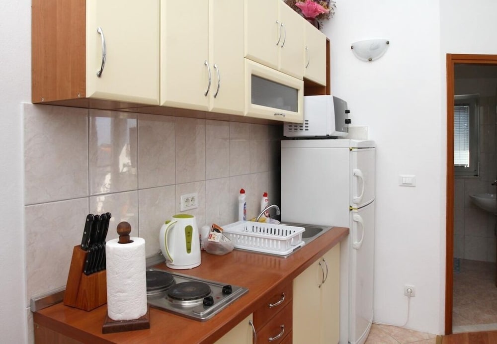 Apartment (Mari - 100 m from beach - A1(4+1))